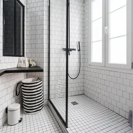 17e- Elegant T2 A Batignolles